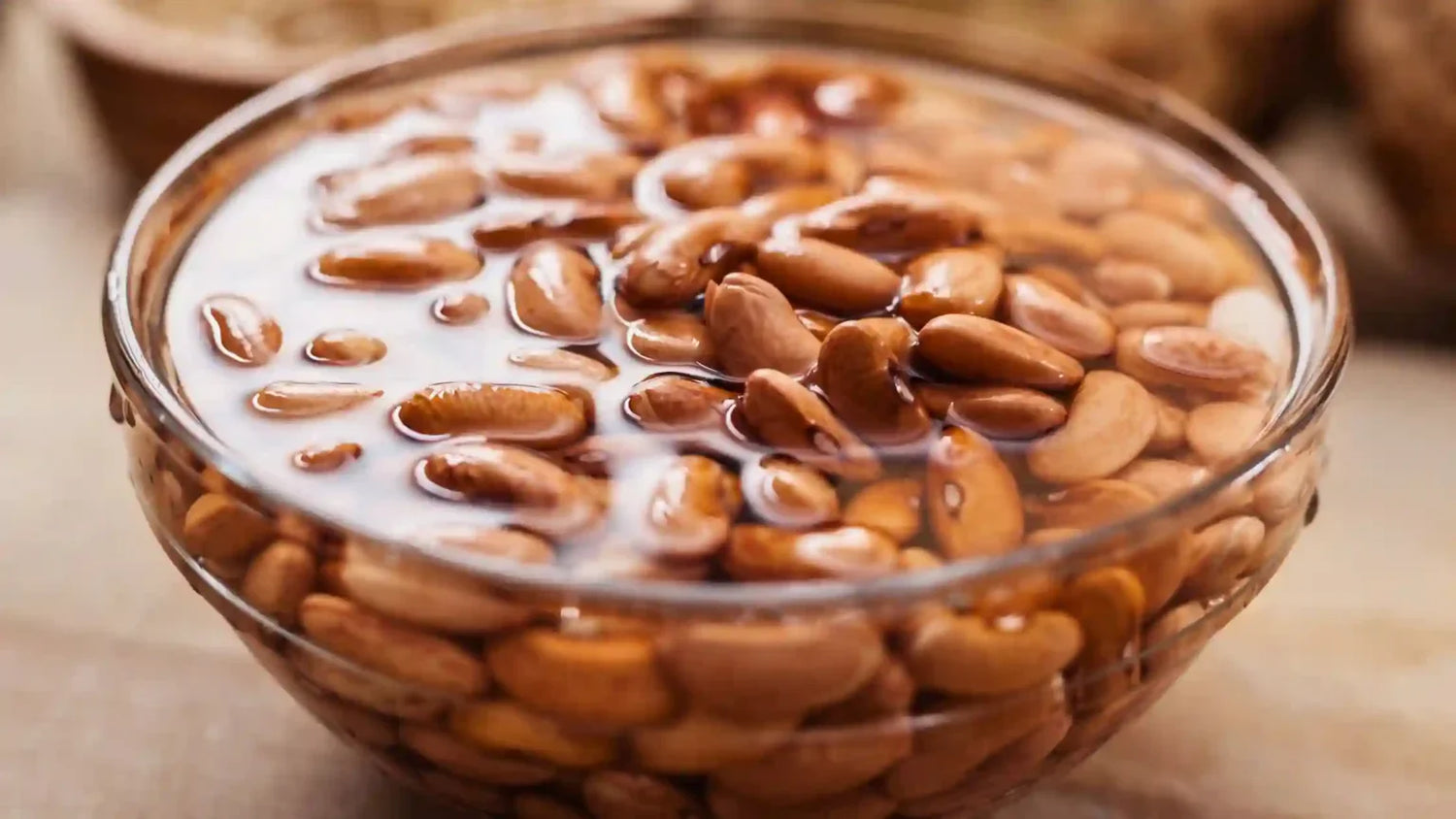10 Benefits of Eating Soaked Almonds